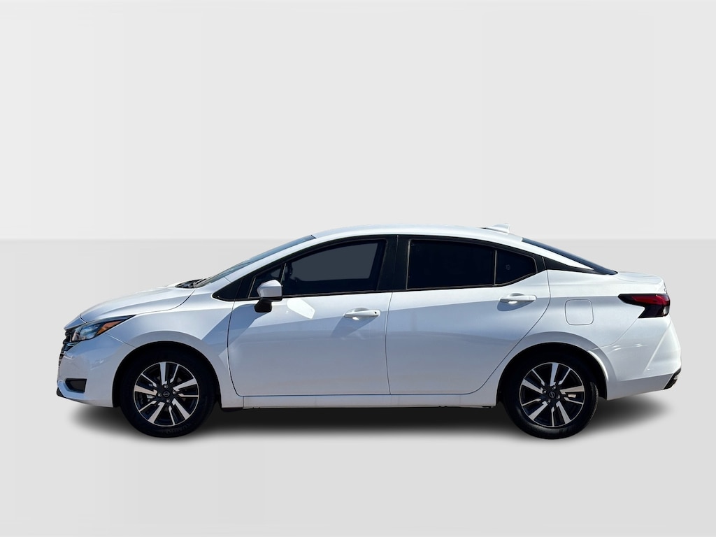 New 2025 Nissan Versa 1.6 SV Sedan
