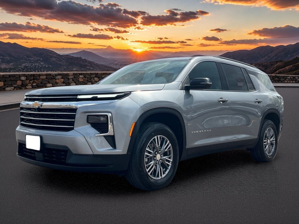 Used 2025 Chevrolet Traverse LT SUV