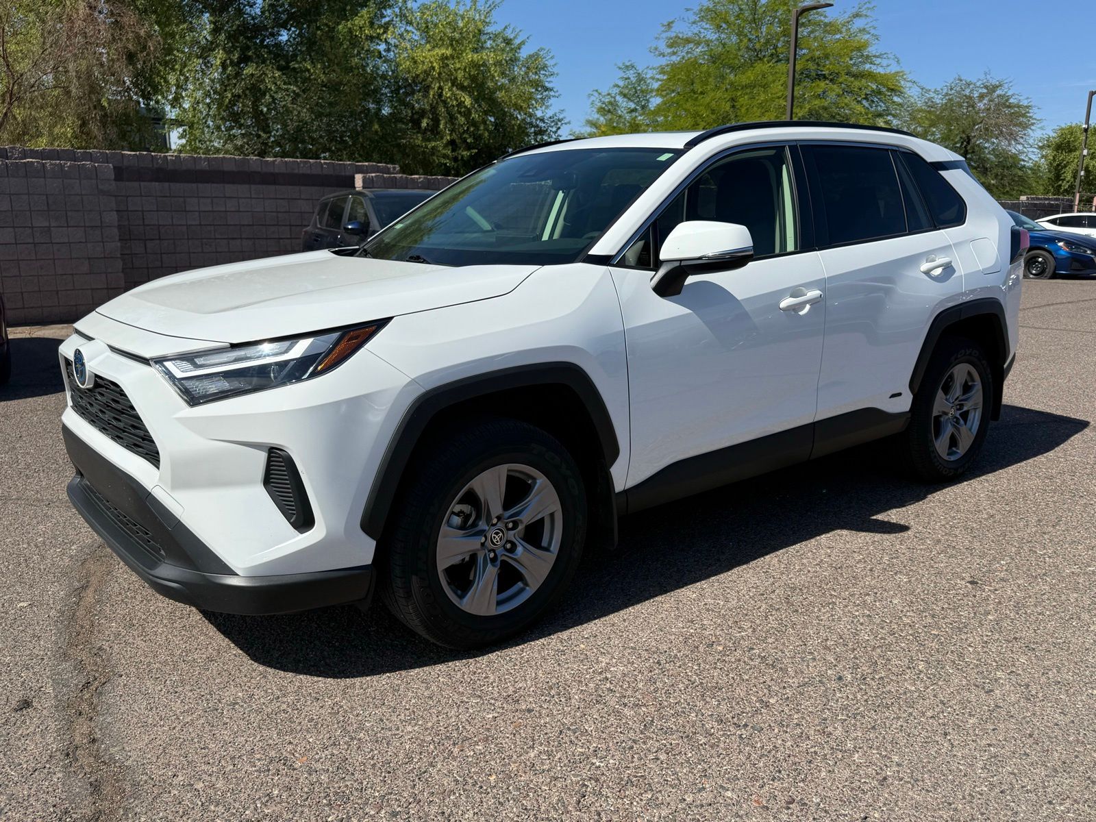 2024 Toyota RAV4 Hybrid XLE AWD's photo