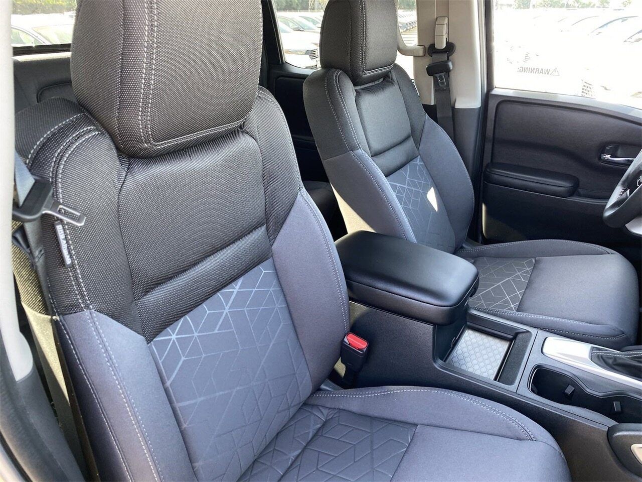 2025 Nissan Frontier SV - Photo 11