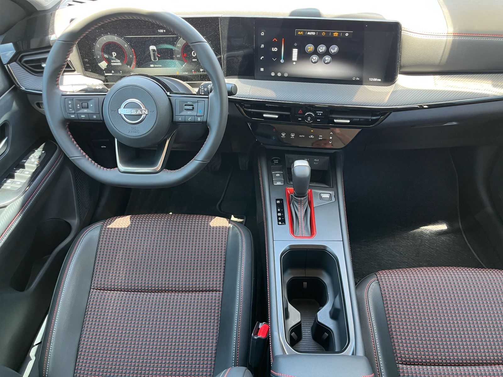 2026 Nissan KICKS SR - Photo 12