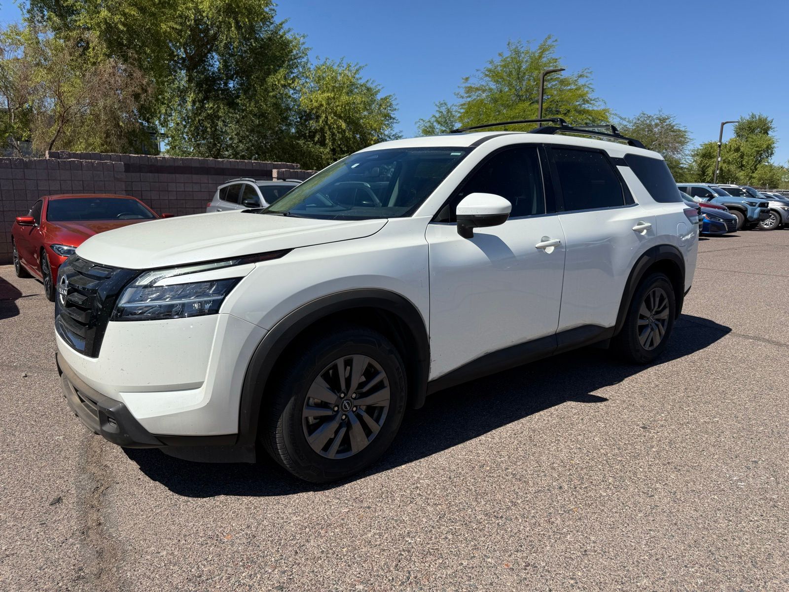 2022 Nissan Pathfinder SV 2WD's photo