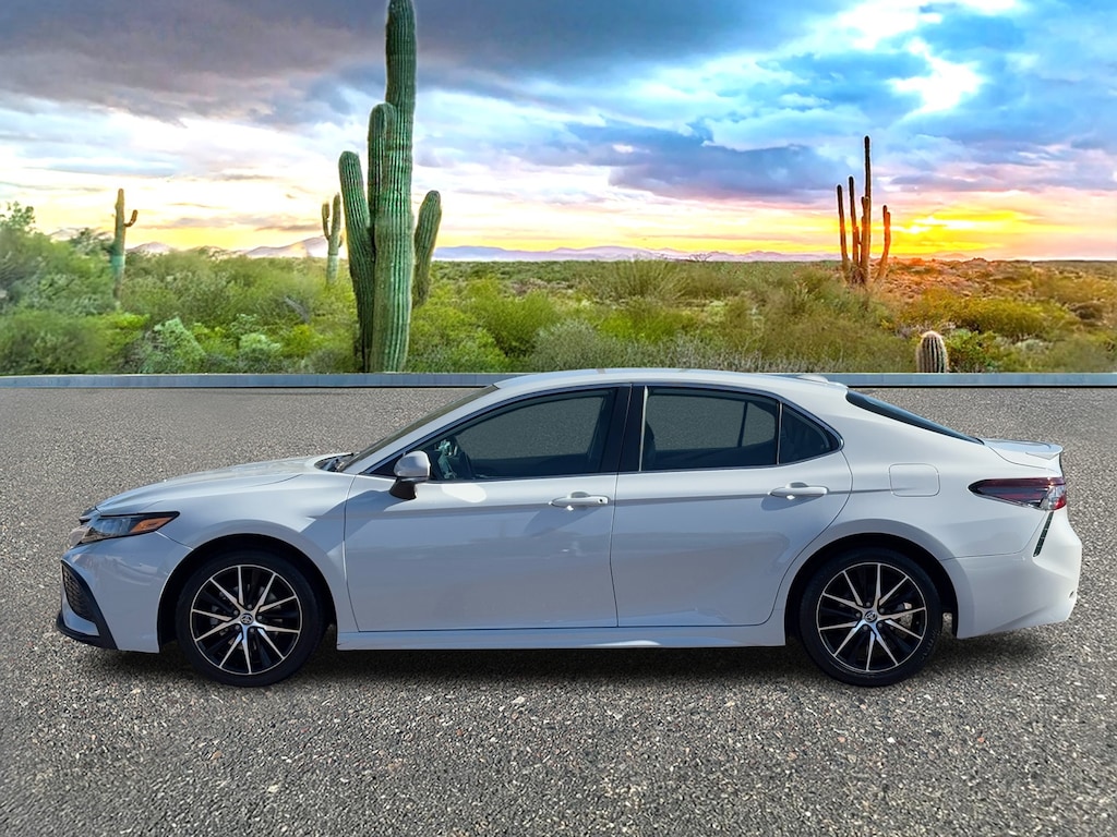 Used 2023 Toyota Camry SE Sedan