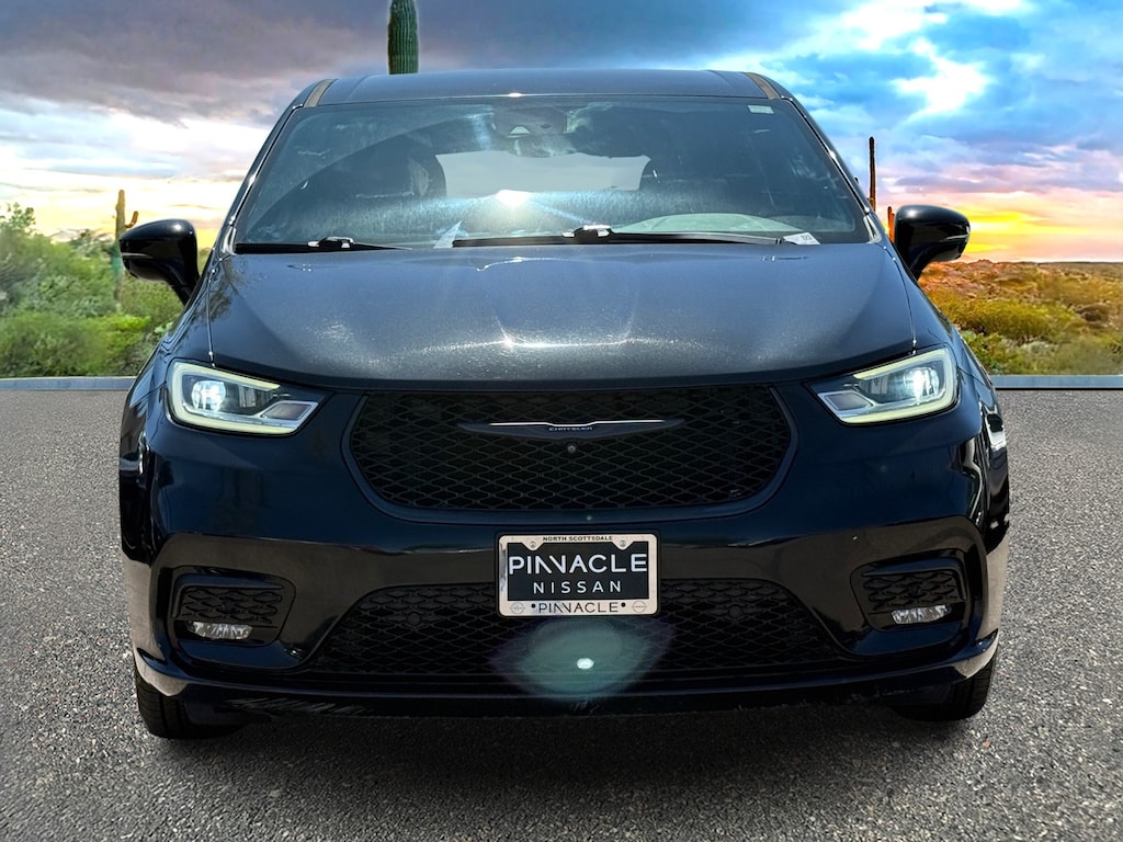 Used 2022 Chrysler Pacifica Hybrid Touring L Van Passenger Van
