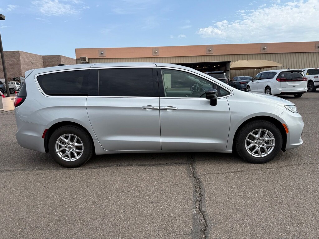 Used 2024 Chrysler Pacifica Touring L Van Passenger Van
