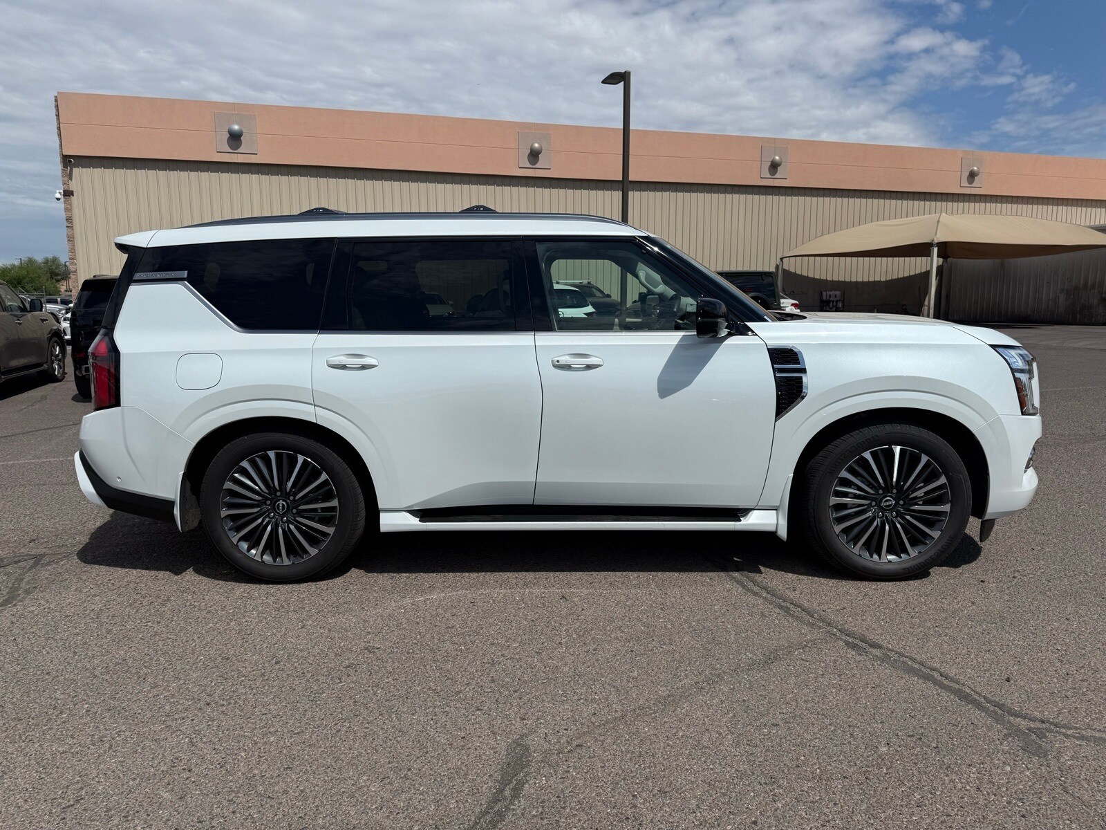 2025 Nissan Armada Platinum Reserve photo 2