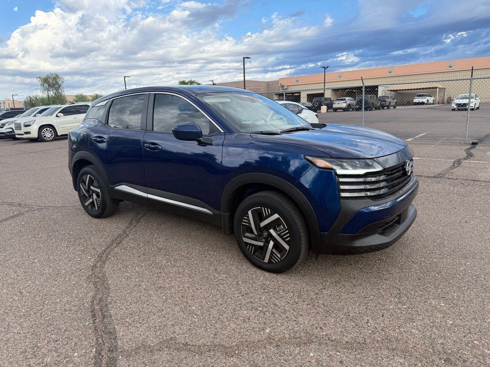 2025 Nissan Kicks SV photo 3
