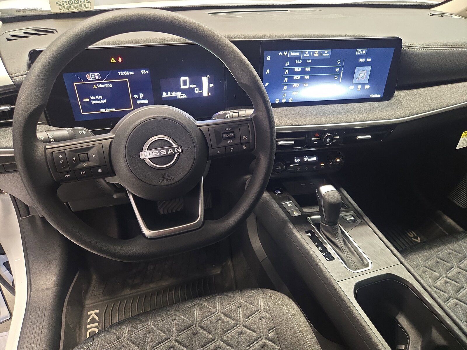 2026 Nissan KICKS SV - Photo 13
