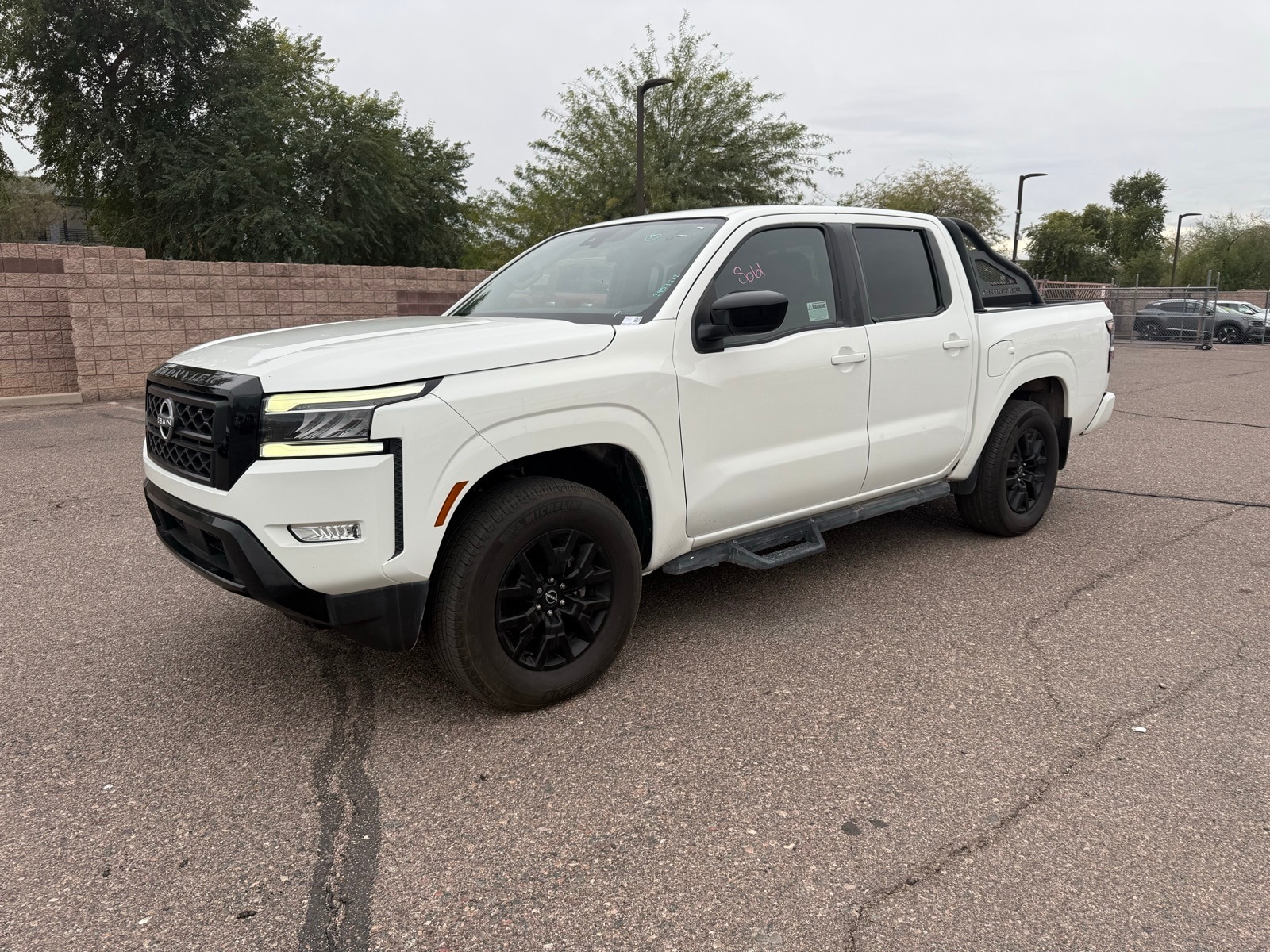 2023 Nissan Frontier SV's photo