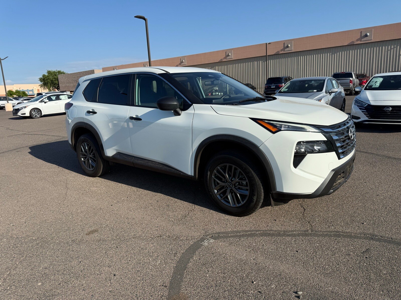 2024 Nissan Rogue S photo 2