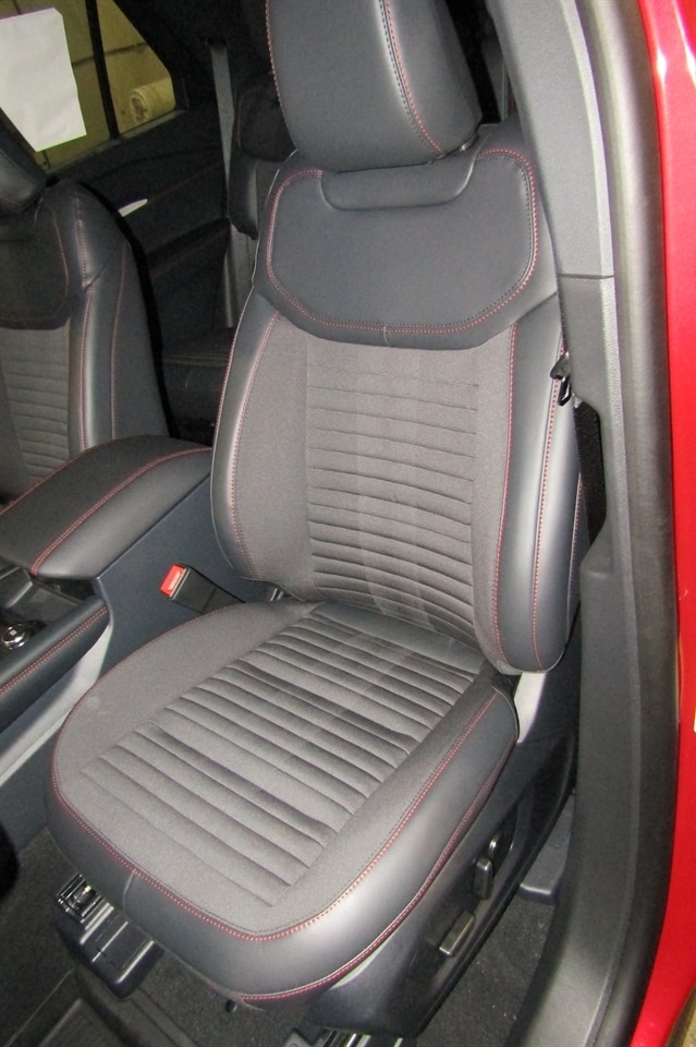 2026 Ford Explorer ST-Line - Photo 11