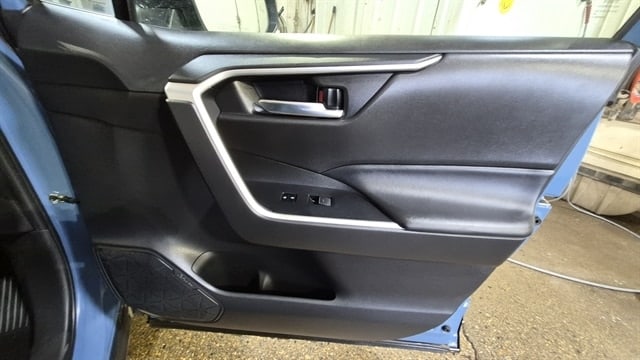 2024 Toyota RAV4 SE - Photo 21