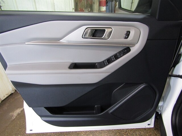 2026 Ford Explorer Active - Photo 9