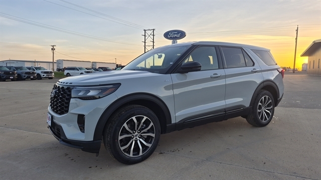 2027 Ford Explorer ST-Line SUV
