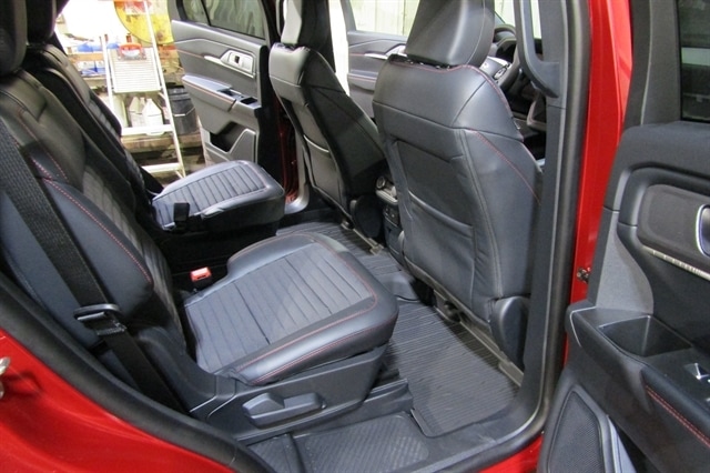 2026 Ford Explorer ST-Line - Photo 24