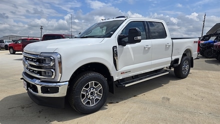 2025 Ford Super Duty F-350 Lariat TRUCK