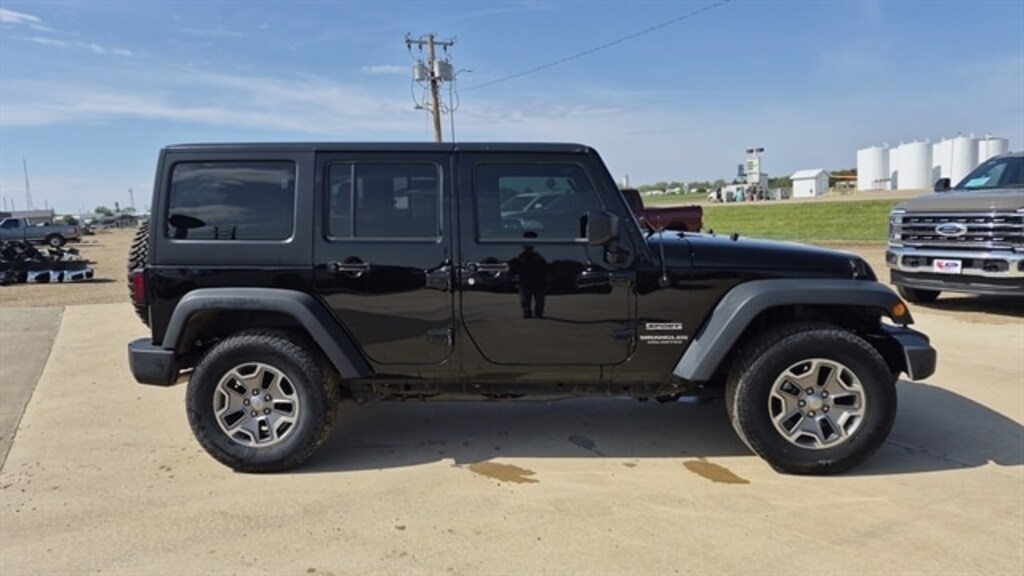 Used 2016 Jeep Wrangler Unlimited Sport SUV