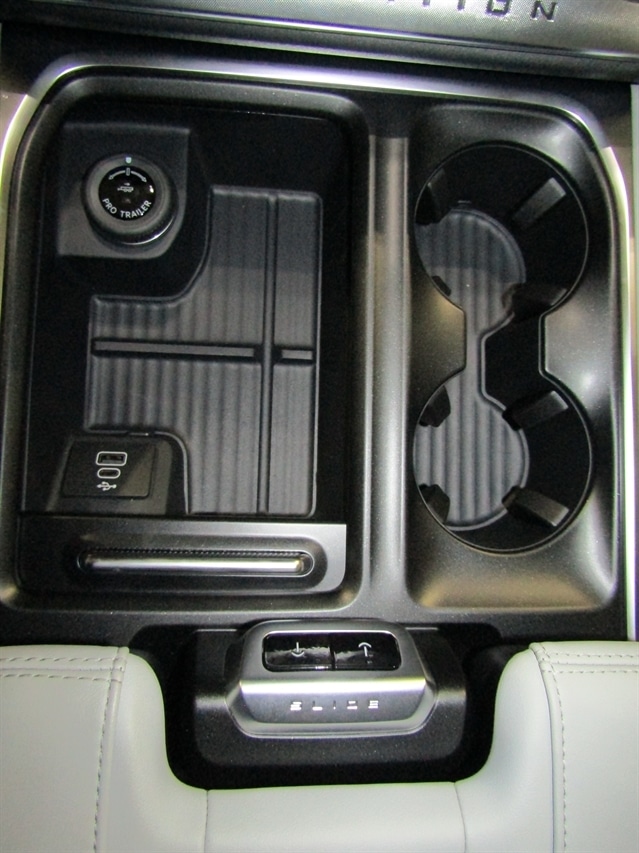 2026 Ford Expedition MAX Platinum - Photo 18