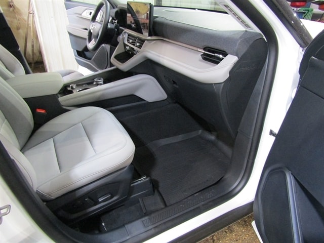 2026 Ford Explorer Active - Photo 21