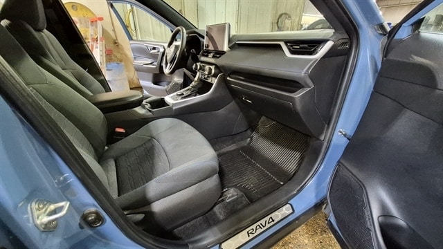 2024 Toyota RAV4 SE - Photo 22