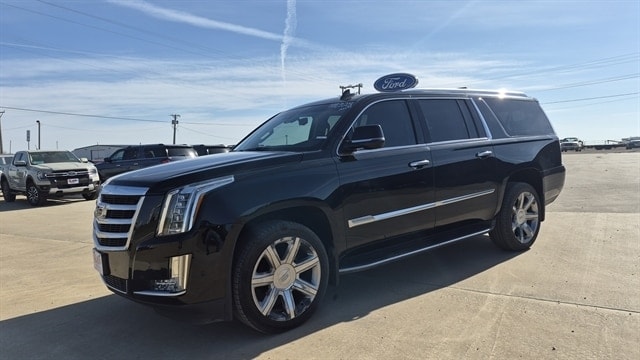 2017 Cadillac Escalade ESV AWD Luxury's photo