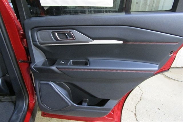 2026 Ford Explorer ST-Line - Photo 23