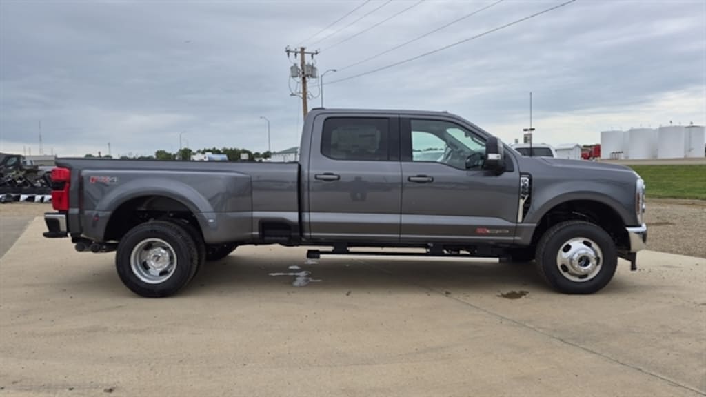 New 2026 Ford Super Duty F-350® Lariat® TRUCK