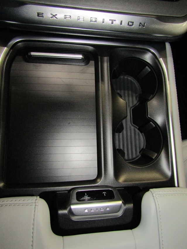 2026 Ford Expedition MAX Platinum - Photo 17