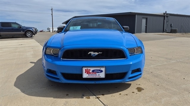 Used 2014 Ford Mustang V6 with VIN 1ZVBP8EM2E5223680 for sale in Highmore, SD