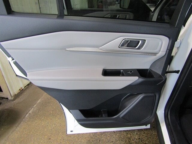 2026 Ford Explorer Active - Photo 18