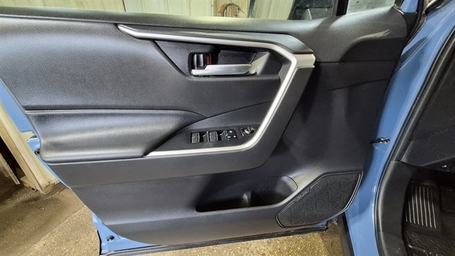 2024 Toyota RAV4 SE - Photo 9