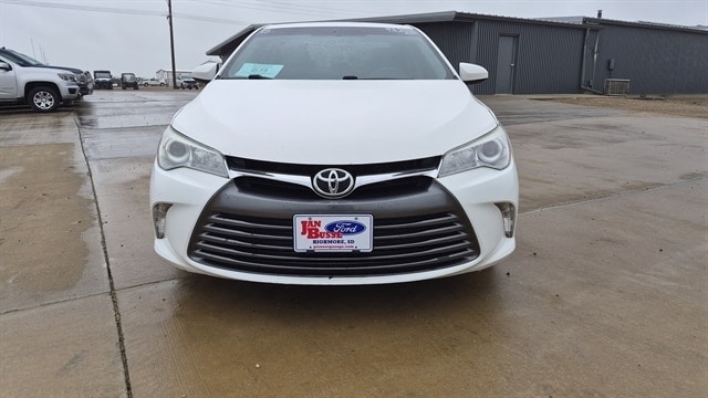 Used 2015 Toyota Camry LE with VIN 4T4BF1FK2FR503375 for sale in Highmore, SD