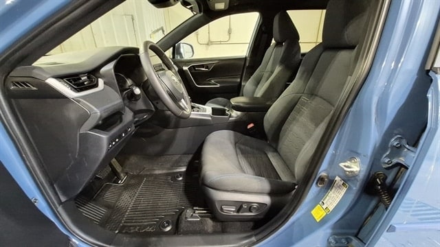 2024 Toyota RAV4 SE - Photo 10