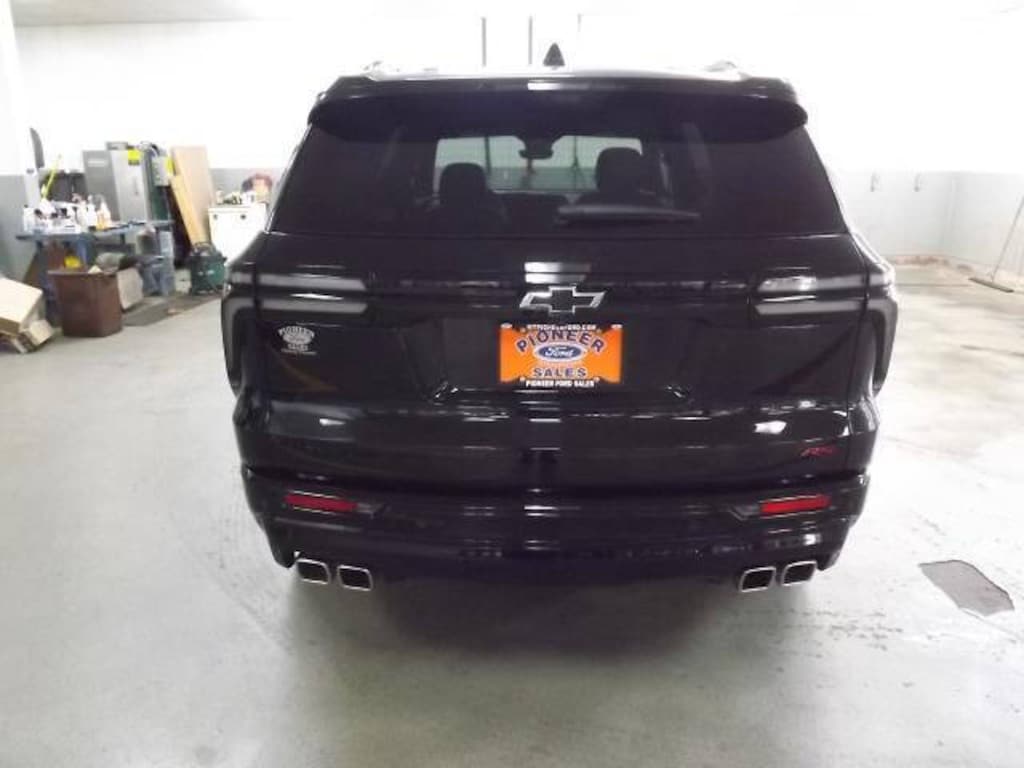 Used 2025 Chevrolet Traverse RS SUV