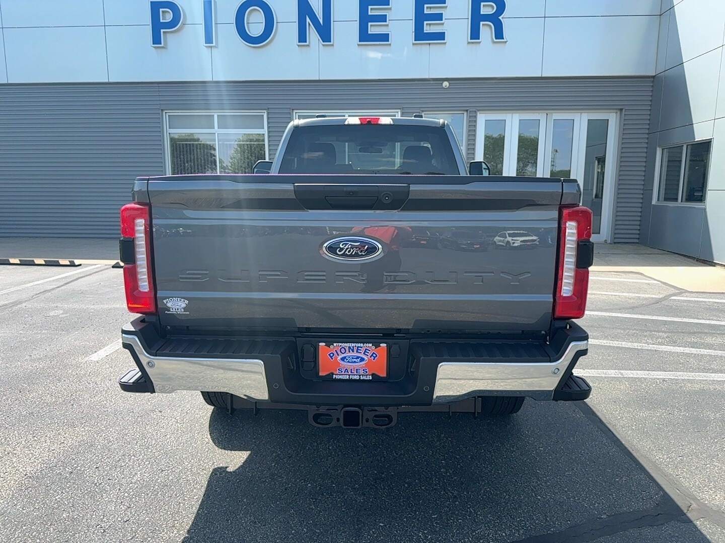 2025 Ford F-250 XLT photo 4