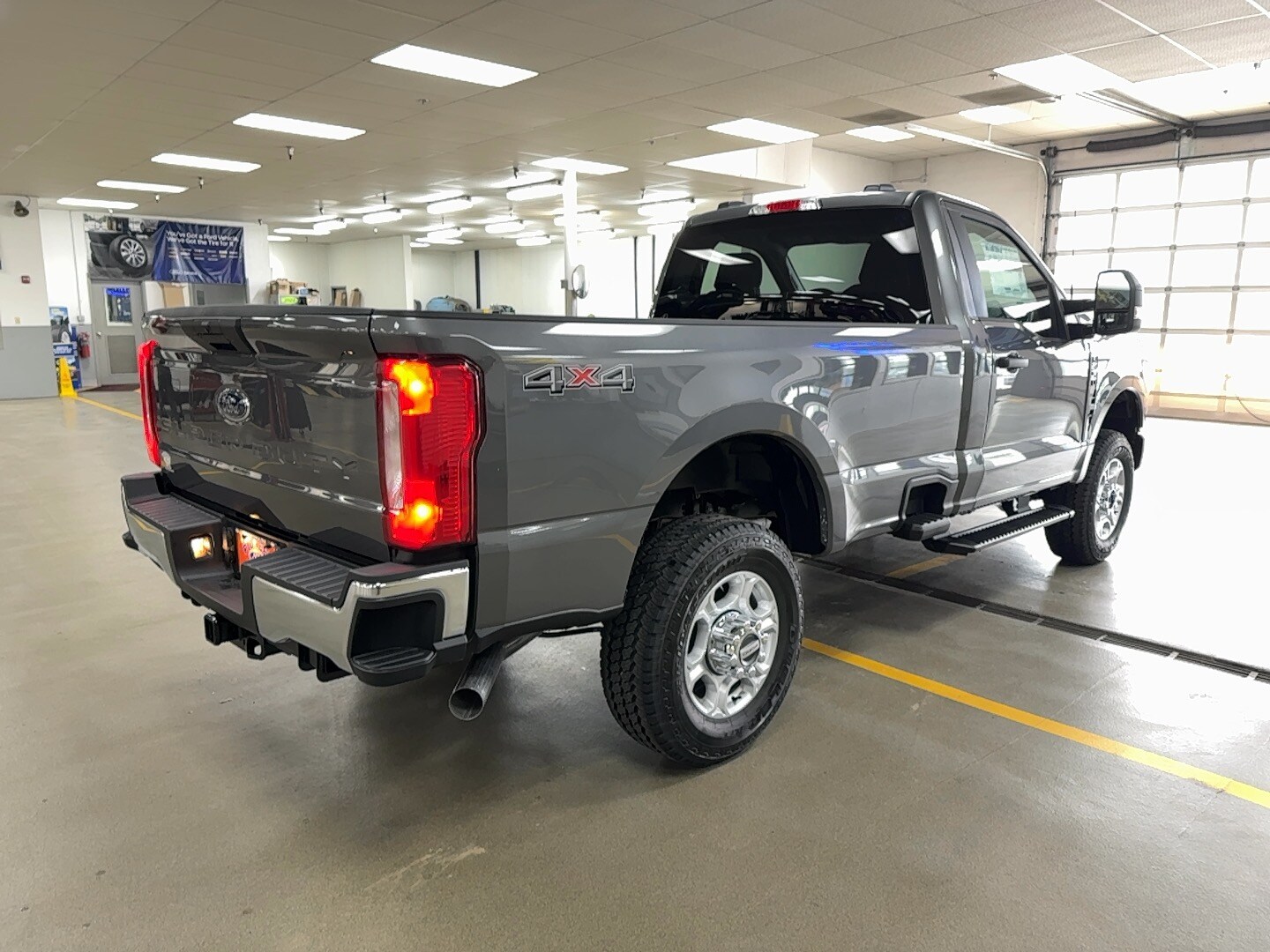 2025 Ford F-350 XLT photo 4