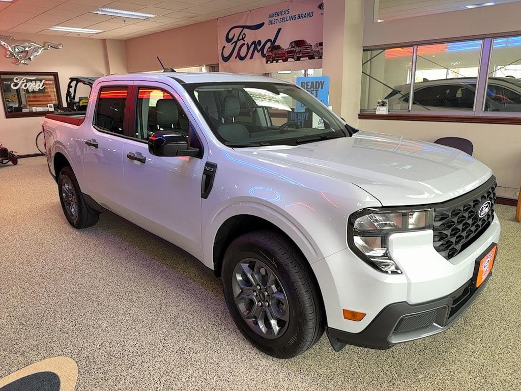 New 2025 Ford Maverick XLT TRUCK