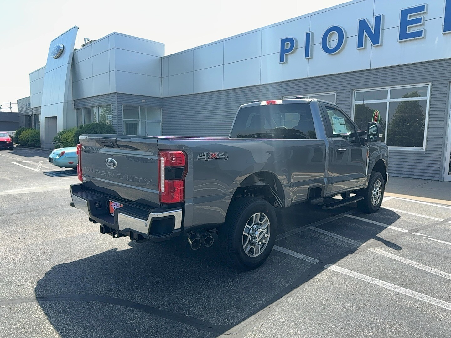 2025 Ford F-250 XLT photo 3