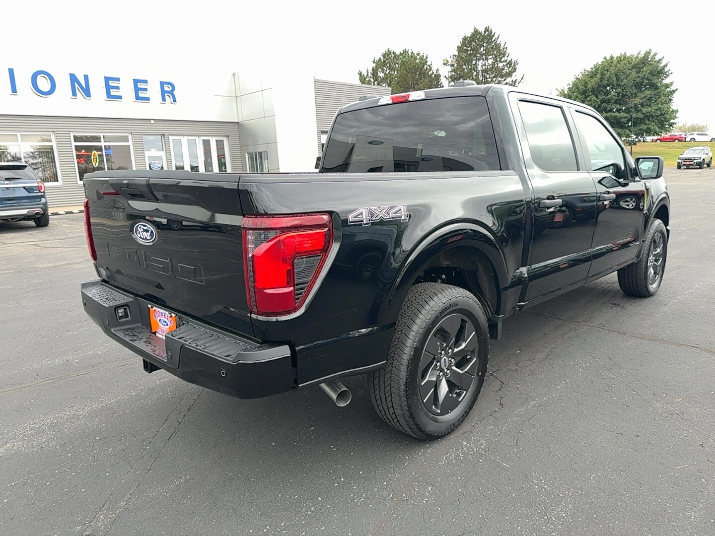 2025 Ford F-150 STX photo 4