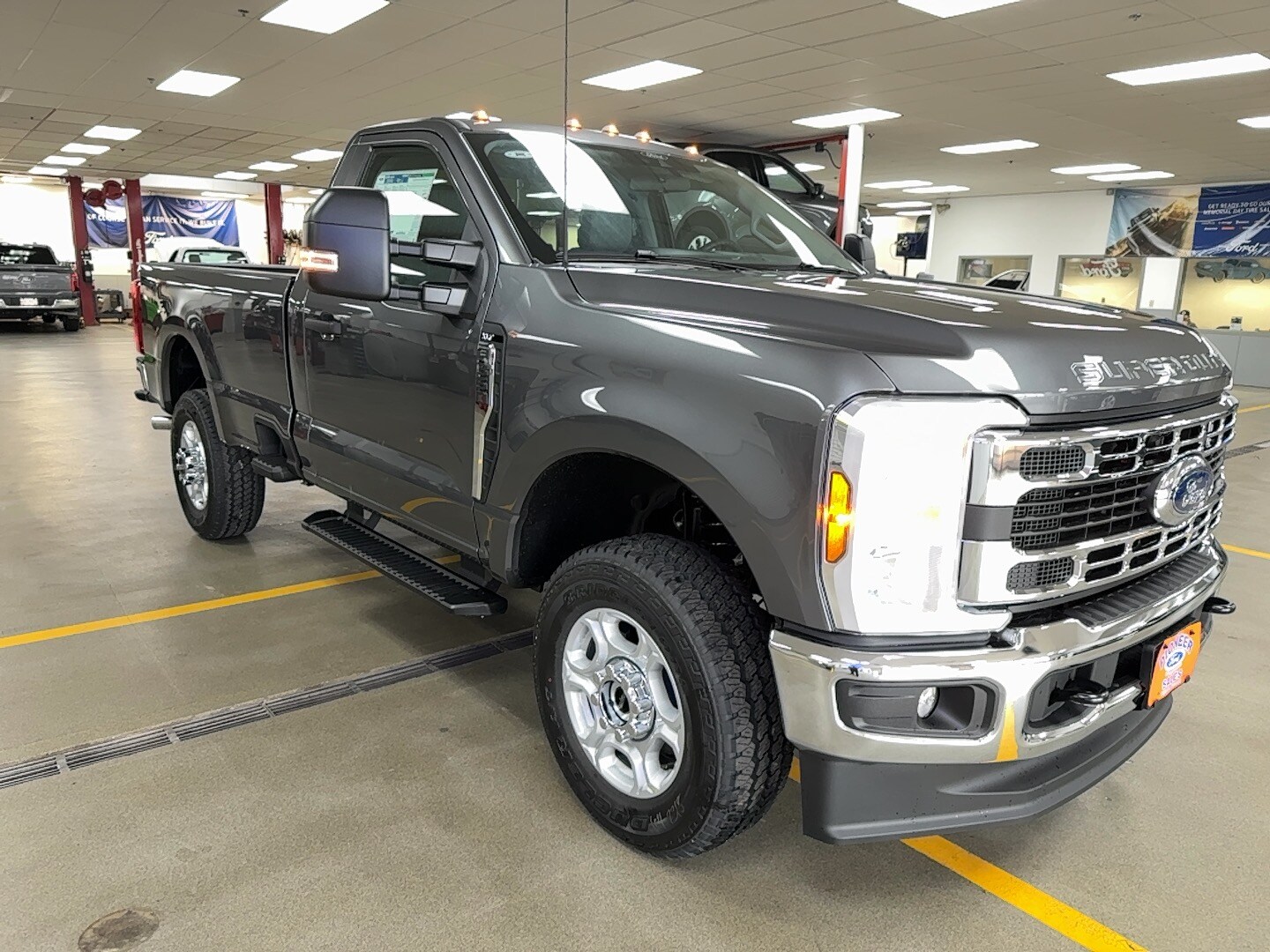 2025 Ford F-350 XLT photo 3