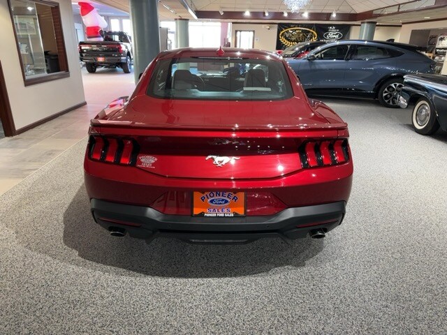 2024 Ford Mustang EcoBoost photo 4