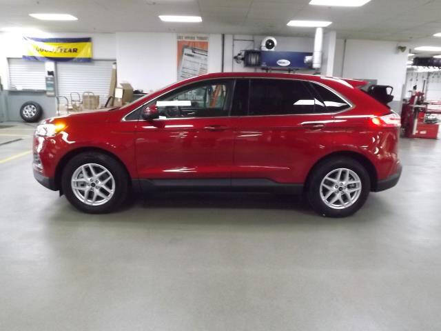 2024 Ford Edge SEL photo 2