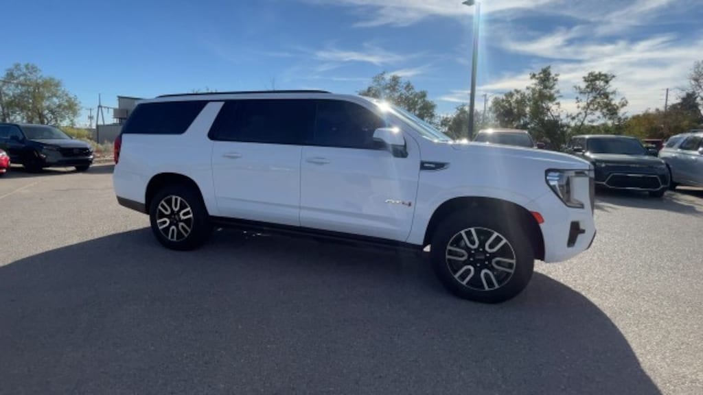Used 2022 GMC Yukon XL AT4 SUV