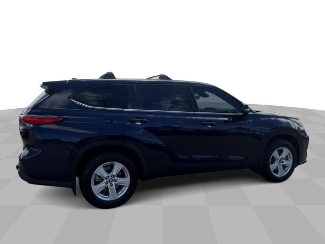 2021 Toyota Highlander L photo 2