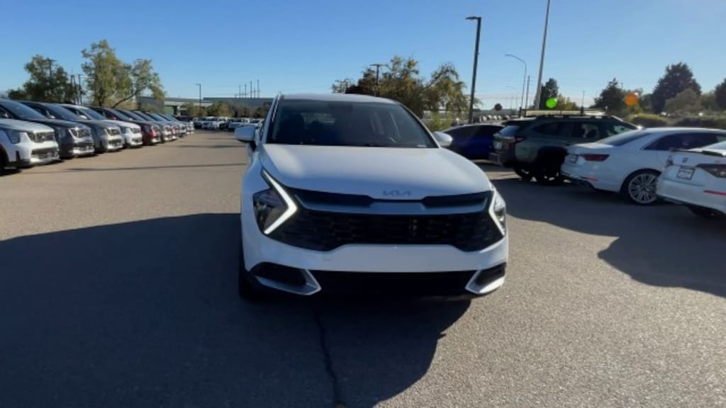 Used 2023 Kia Sportage Hybrid LX