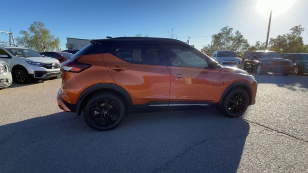 Used 2023 Nissan Kicks SR SUV