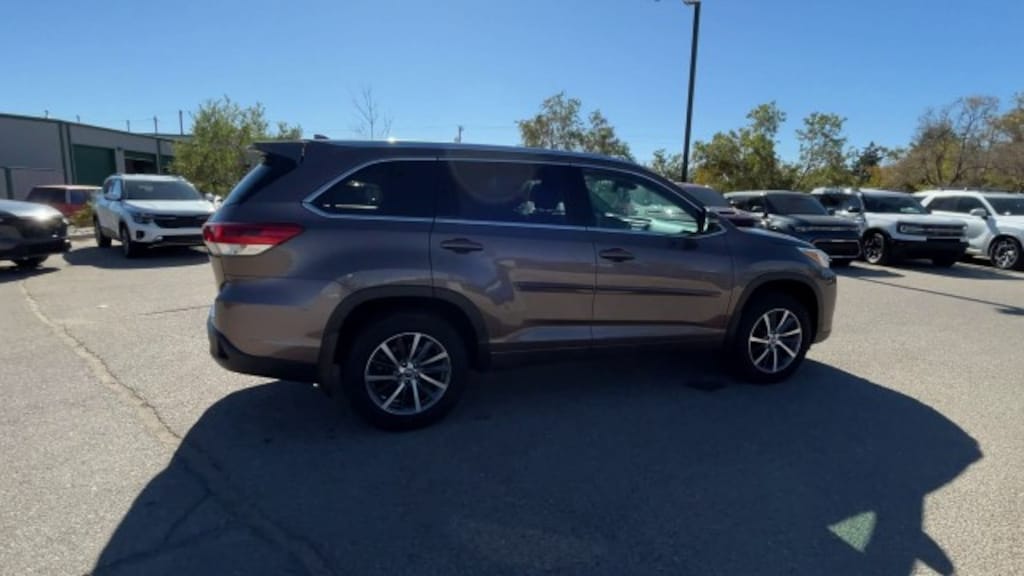 Used 2018 Toyota Highlander XLE SUV