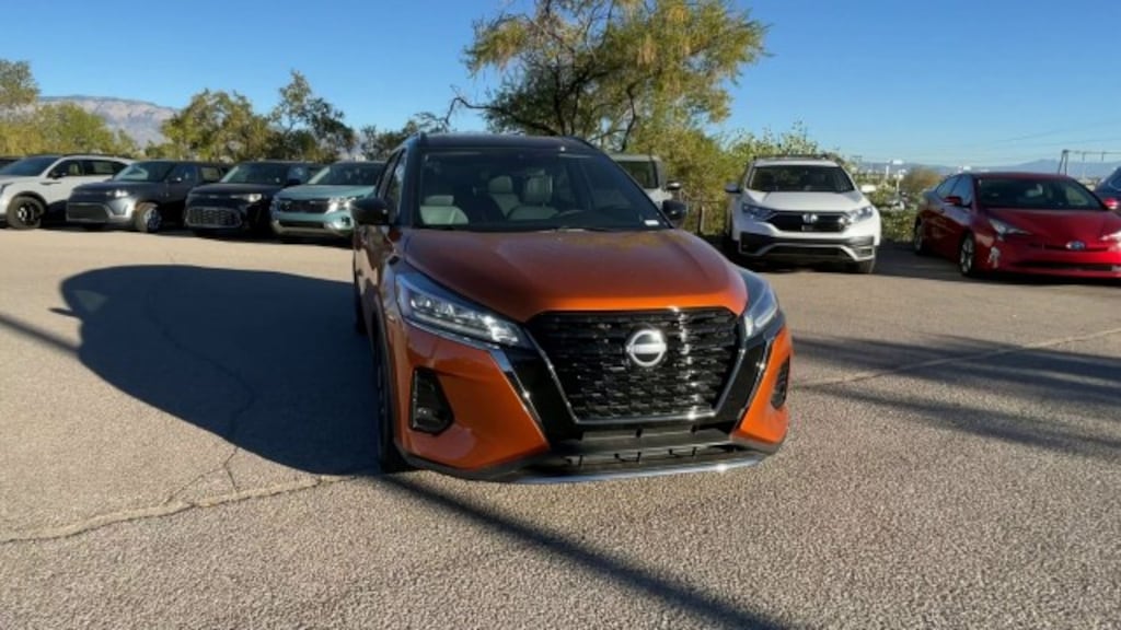 Used 2023 Nissan Kicks SR SUV