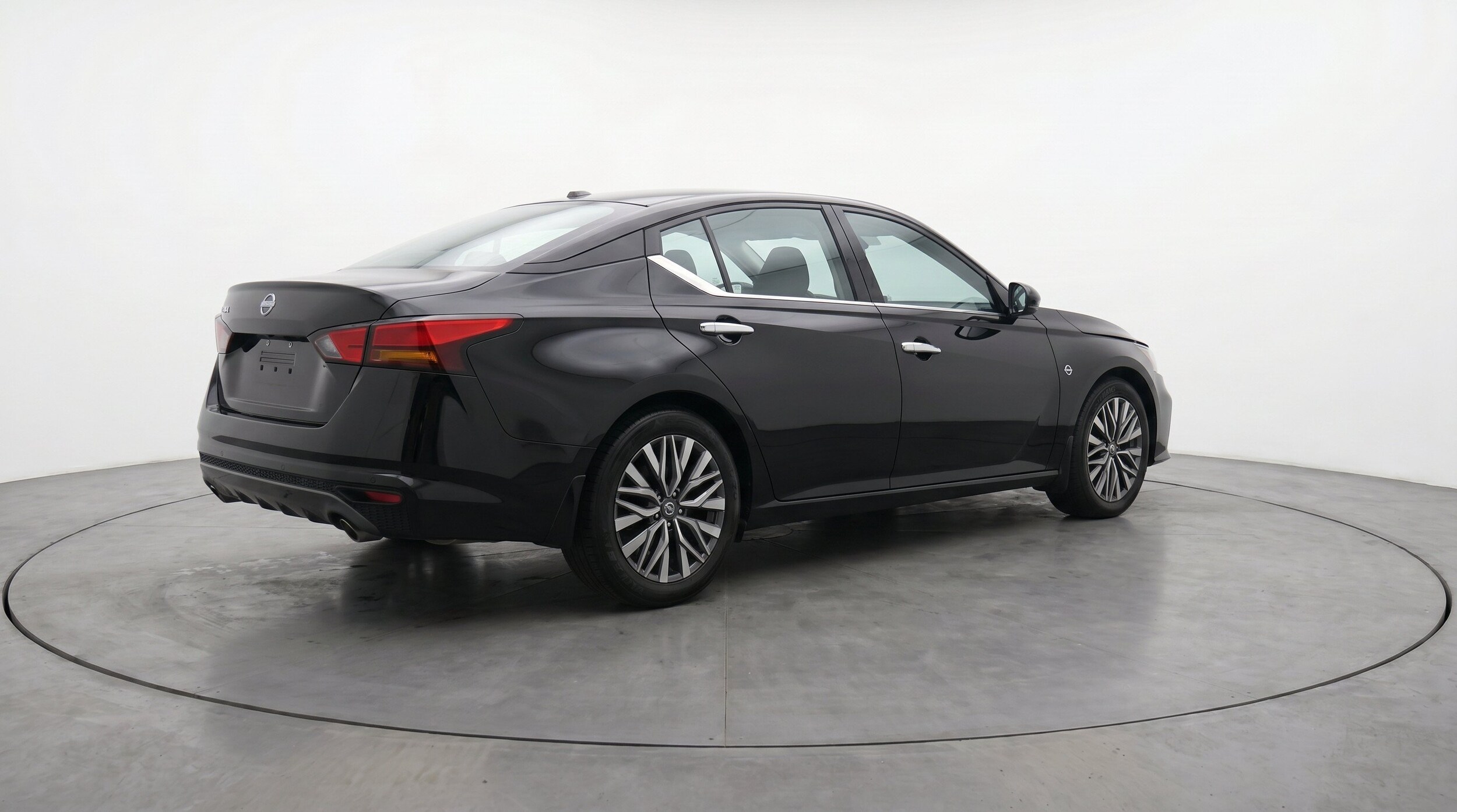Thumbnail: 2025 Nissan Altima - 9