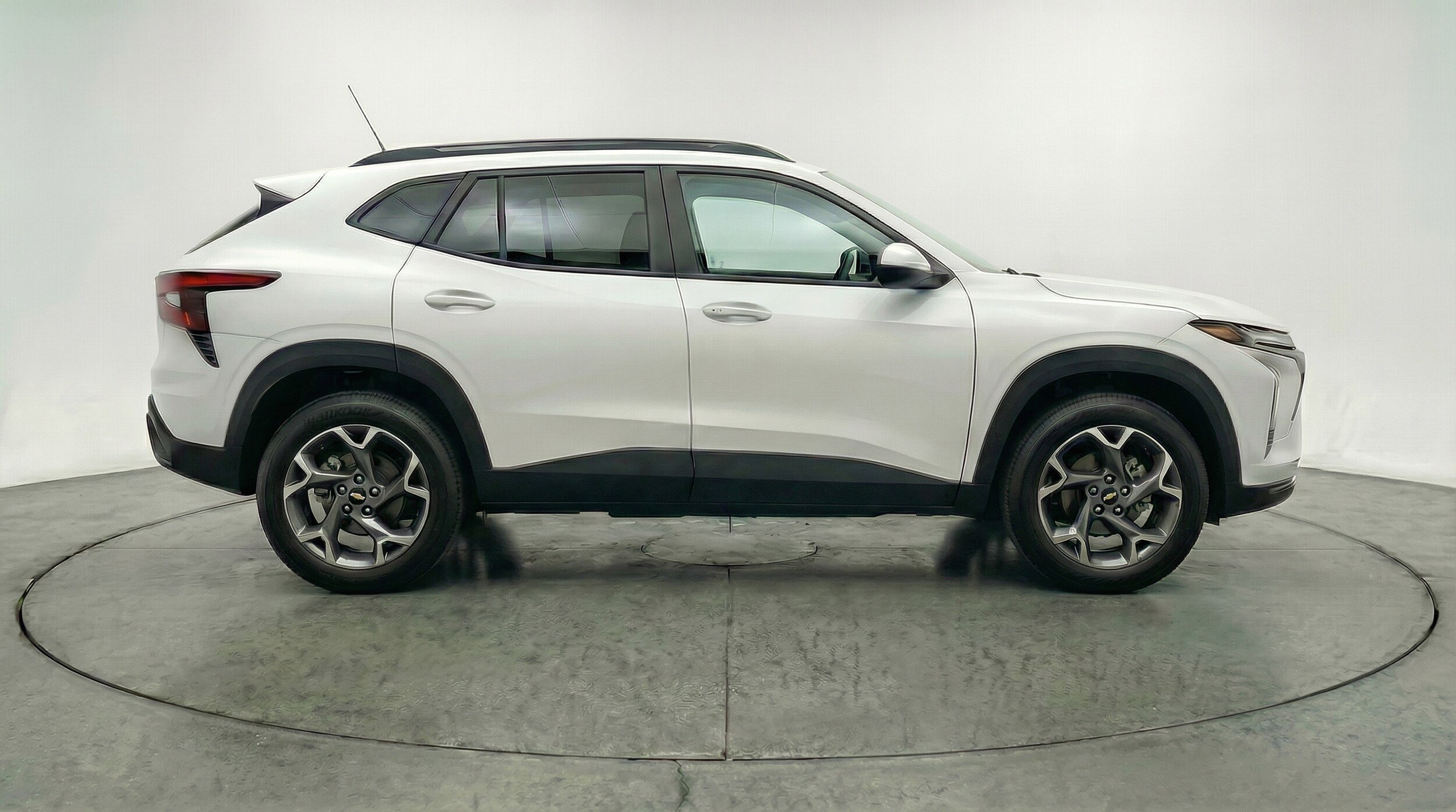 Thumbnail: 2025 Chevrolet Trax - 11